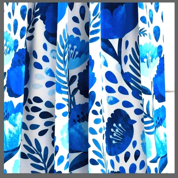 NWT Beautiful "LUSH" Set 2 "Poppy Garden"  Light Filtering Blue Window Panels - Picture 3 of 10